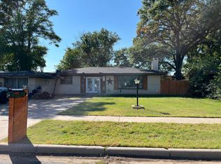 221 W Crestway St, Plainview, TX 79072