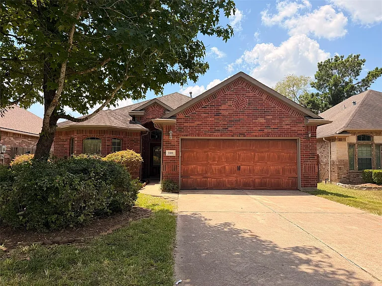 7211 Durango Creek Dr — Photo 1