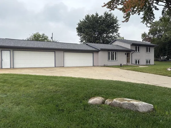 W277S9025 Hidden Lakes COURT, Mukwonago, WI 53149