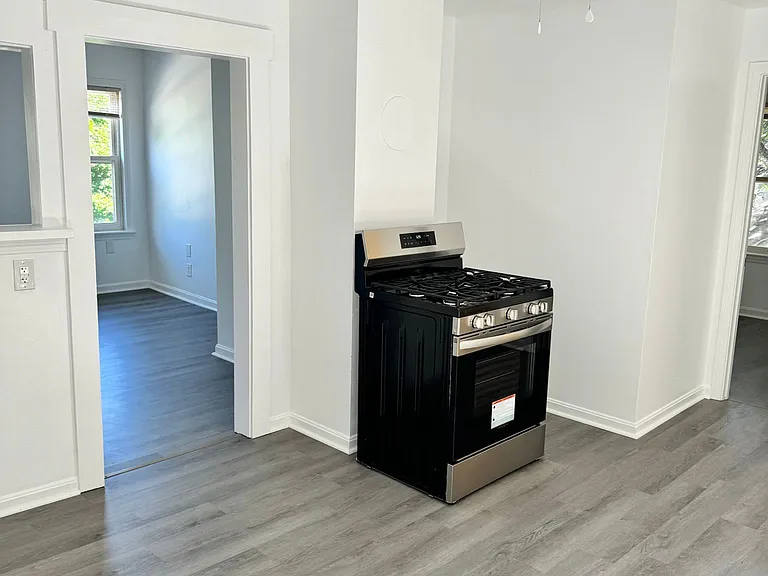 102 Leighton St #3 — Photo 4
