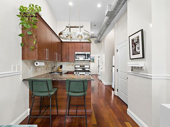 4th image of 744 Park Ave APT 5L