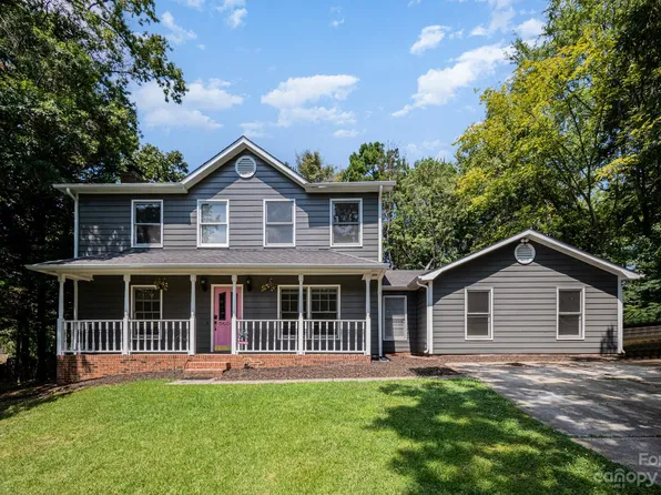 2407 Wildburne Ct, Charlotte, NC 28262