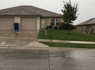 146 SW Rock Garden Ln, Lees Summit, MO 64064