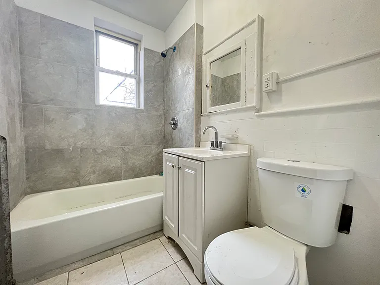 121-125 Elizabeth Ave #10 — Photo 5