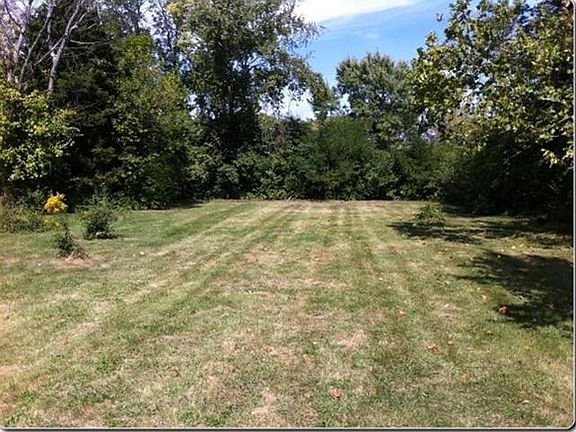 5th image of 196 Brookhaven Ave
