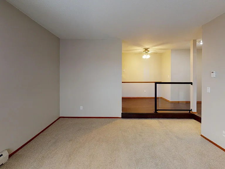 Larpenteur Manor — Photo 50