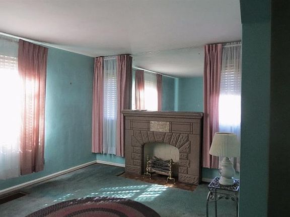 2nd image of 1614 Dorothy Ln