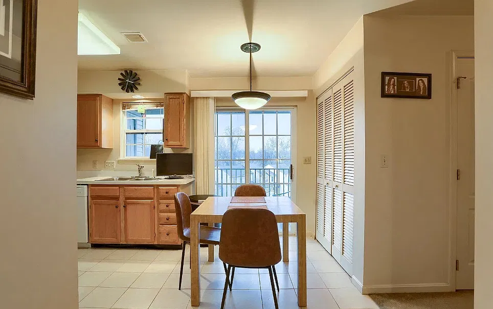 2 bed, 1142 sqft, $1,369 — Photo 2