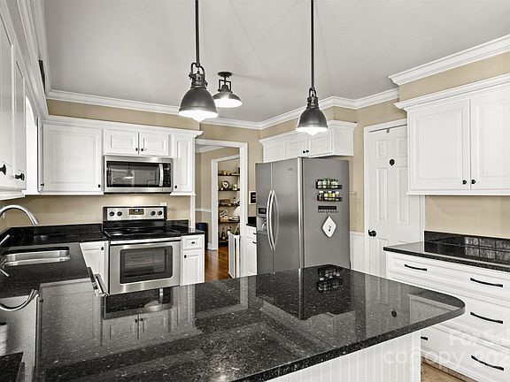 5th image of 6719 Brynwood Dr