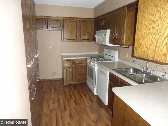 2nd image of 1042 121st Ln NE