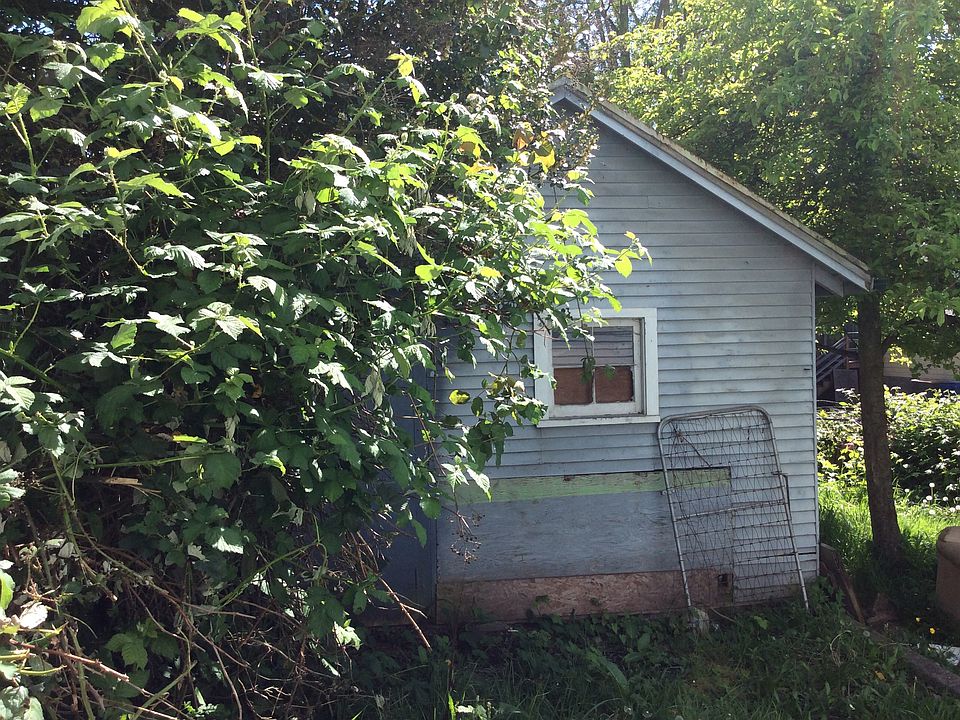 2nd image of 4433 S Brandon St