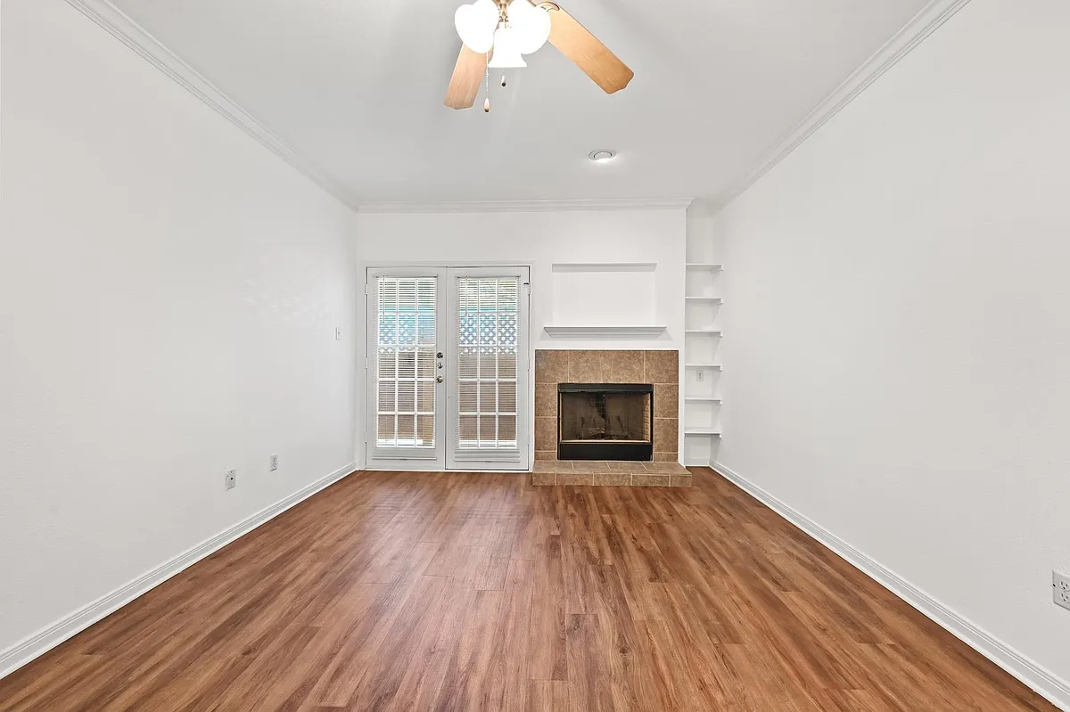 Building Photo - 3111 Tom Green St #110