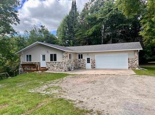 N7484 Shaffer Rd, Crivitz, WI 54114