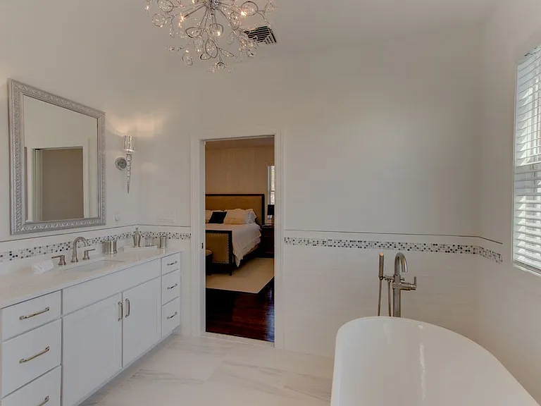 28 Fairbanks Ct — Photo 12