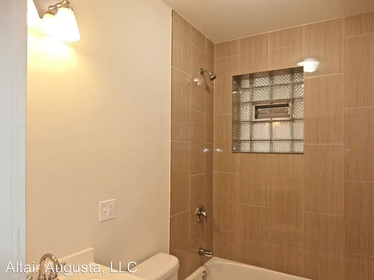 2540 W Augusta Blvd #1F — Photo 5