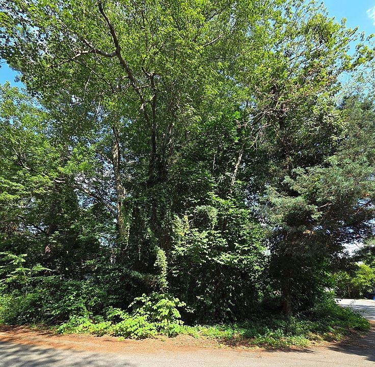 1st image of 8 Island Rd