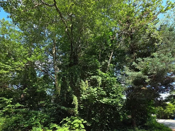 8 Island Rd, Norton, MA 02766