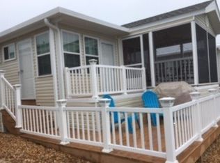 350 Red Barn Rd #F20, Newport, NC 28570