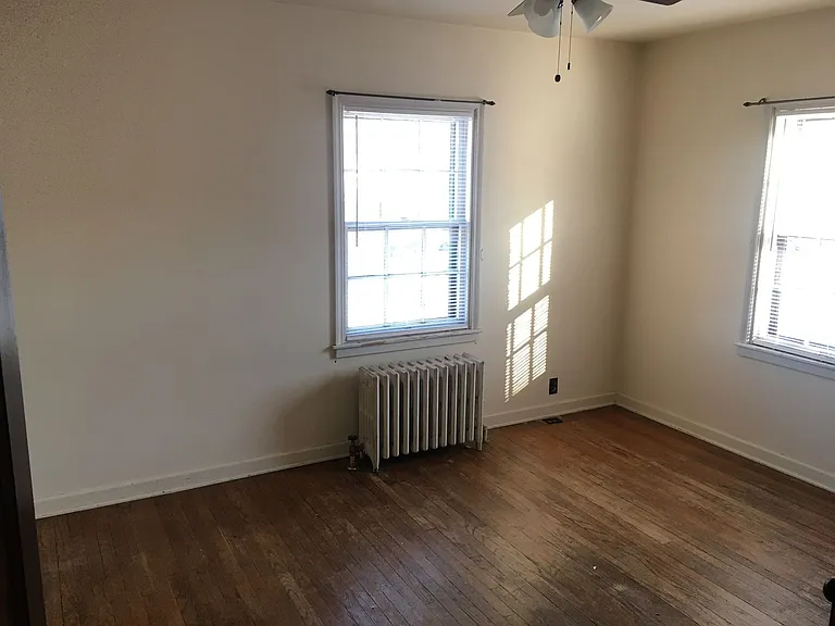 402 Grand Ave — Photo 20