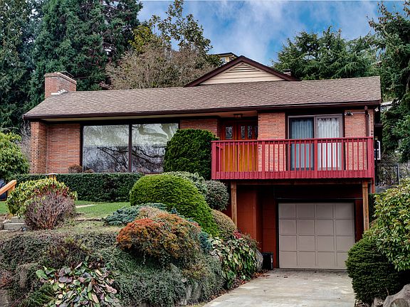 2nd image of 7021 58th Ave NE