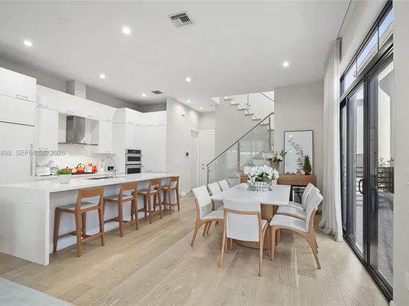 8144 NW 43rd St, Doral, FL 33166