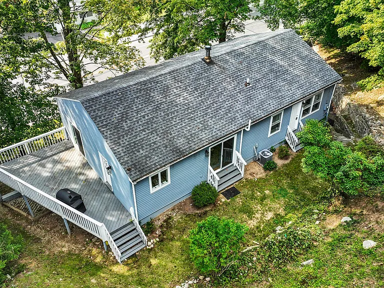 360 Main St — Photo 2
