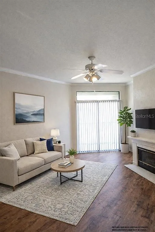 2 bed, 2.0 bath, 1053 sqft, $1,950 — Photo 2
