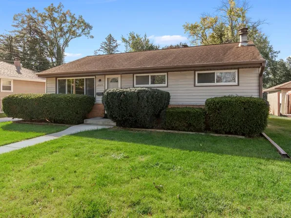 2223 Sunkist AVENUE, Waukesha, WI 53188