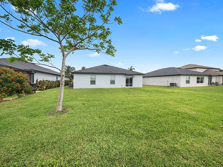 4216 Villa Rapallo Way — Photo 24