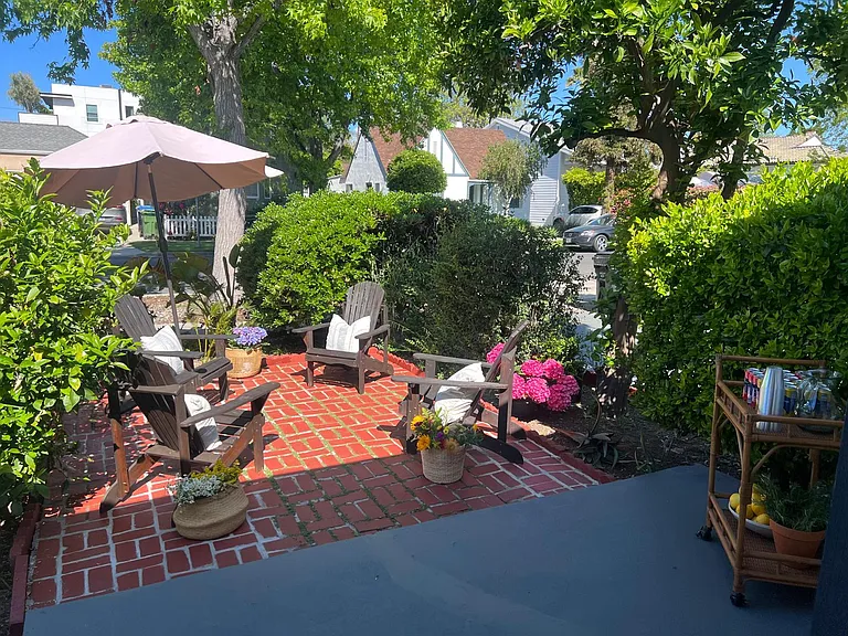 4442 Tobias Ave — Photo 13