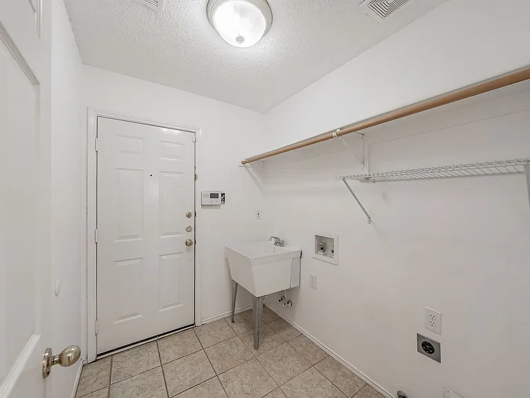 4728 Grant Park Ave — Photo 17