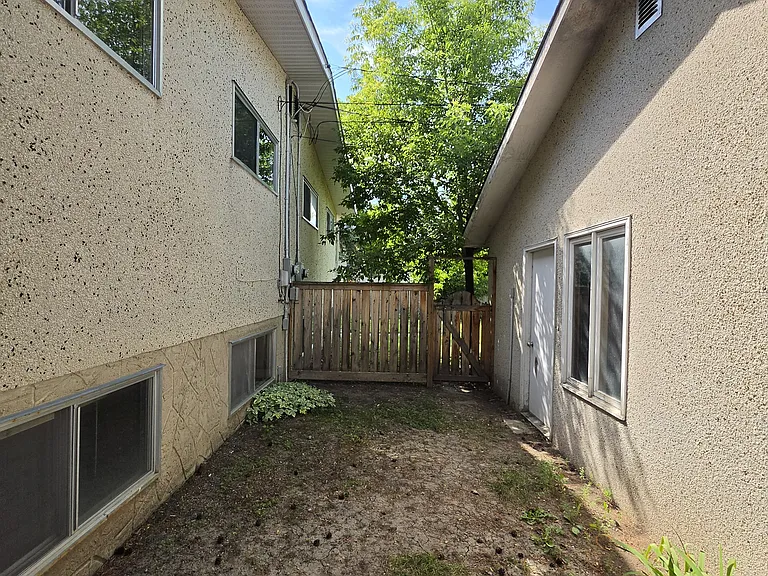 16 Beaver Dam Pl NE #16 — Photo 13