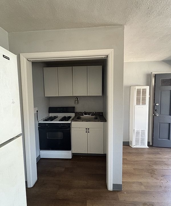 2nd image of 270 E Nottingham Rd #7