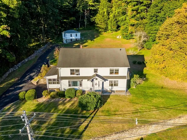 16 Main St, Sturbridge, MA 01566
