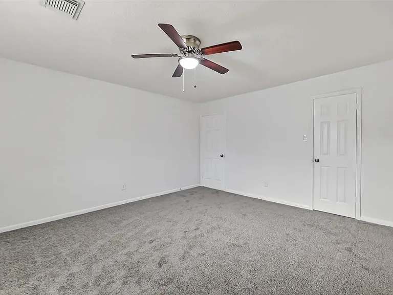 4019 Saint Michaels Ct — Photo 32
