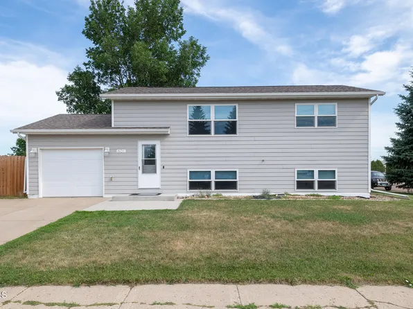 601 W Ash Ave, Glen Ullin, ND 58631