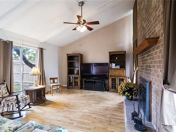 4th image of 1810 Greenspring Cir