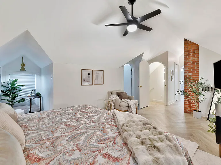 427 N Battin Ave — Photo 61