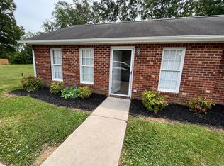 326 Cedar St #I, Eden, NC 27288