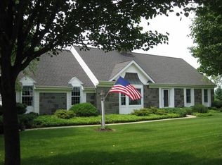 8 Valerie Ln, Pleasant Valley, NY 12569