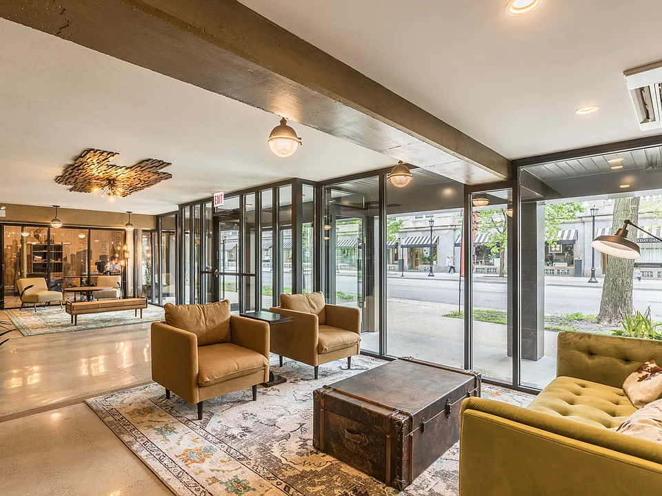 The District @ Sheridan - Lobby