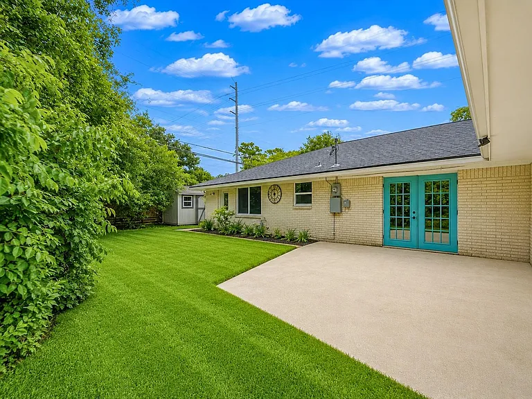 5019 Oak Forest Dr — Photo 27