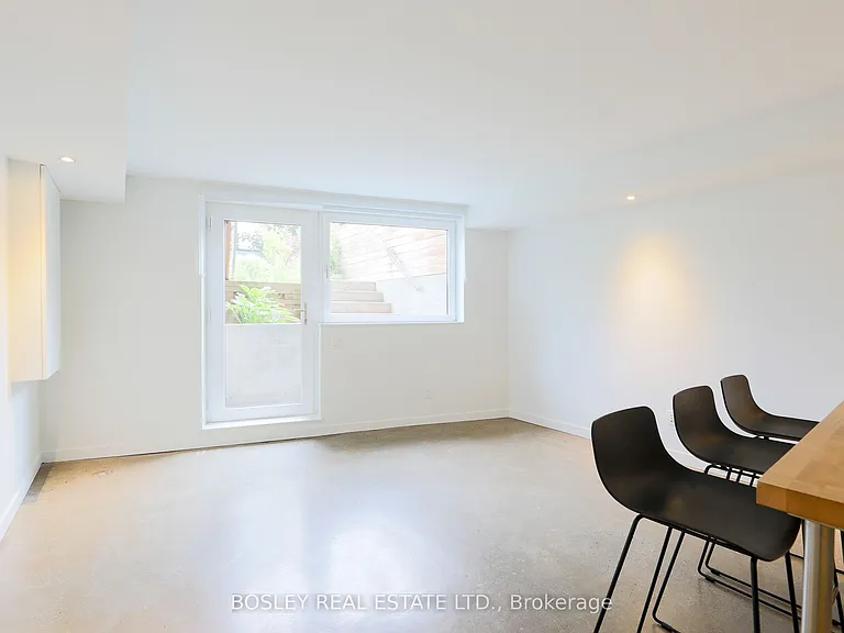 63 Dagmar Ave #LOWER — Photo 6