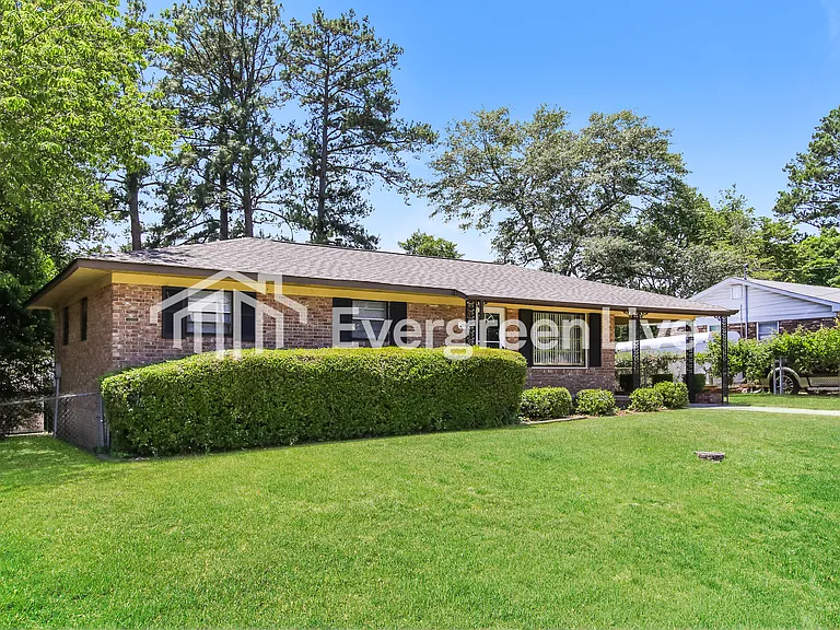 2030 Rosier Rd — Photo 2