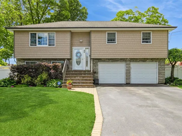 96 Orleans Street, Bay Shore, NY 11706