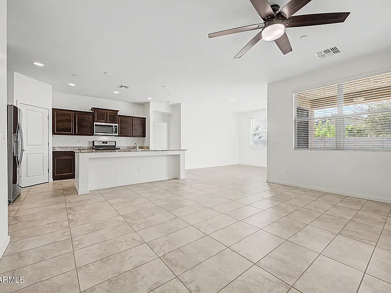 21415 W Holly St — Photo 13