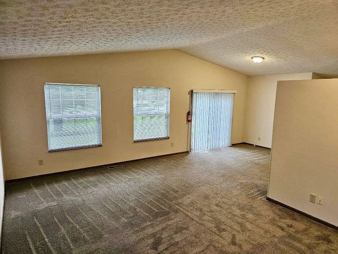 2 bed, 1.5 bath, $1,395 — Photo 2