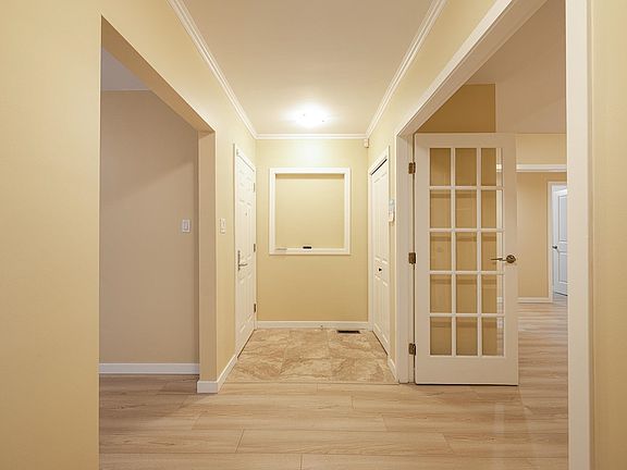 2nd image of 111 Bonnymuir Dr