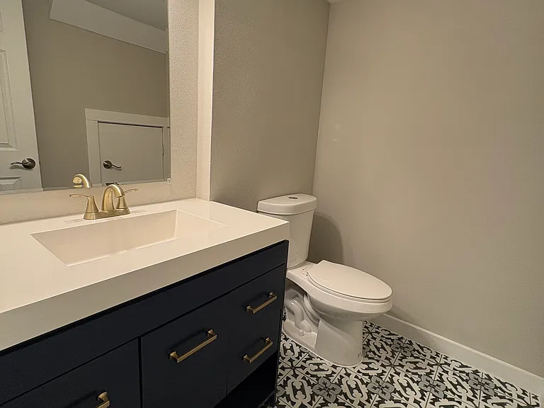 206 Rolling Hills Pl — Photo 5
