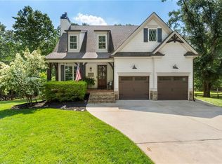 230 McArthur Dr, Canton, GA 30115